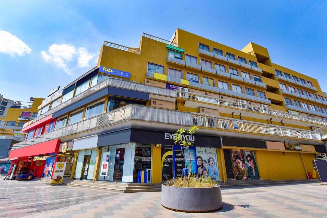 Fabhotel Kaviya - Bopal アーメダバード エクステリア 写真