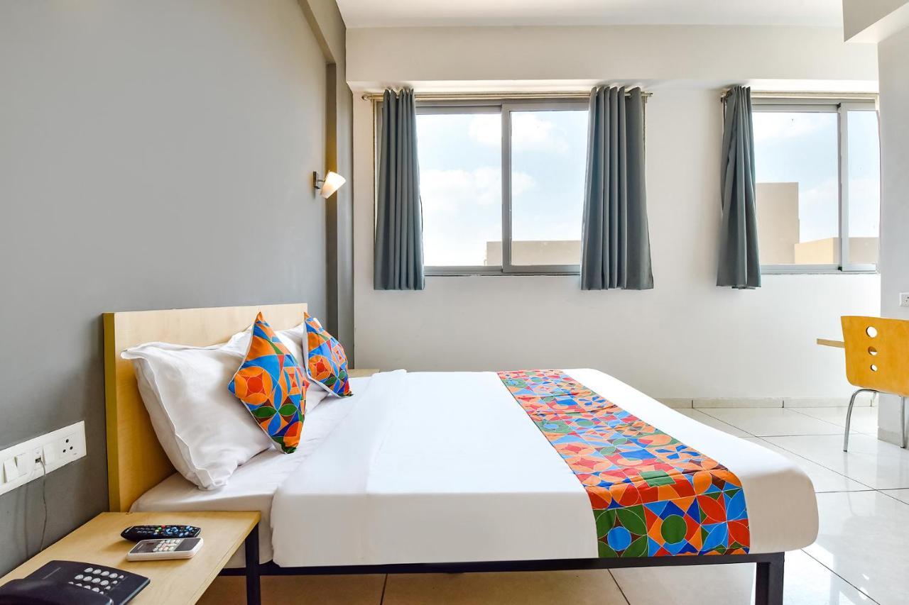 Fabhotel Kaviya - Bopal アーメダバード エクステリア 写真